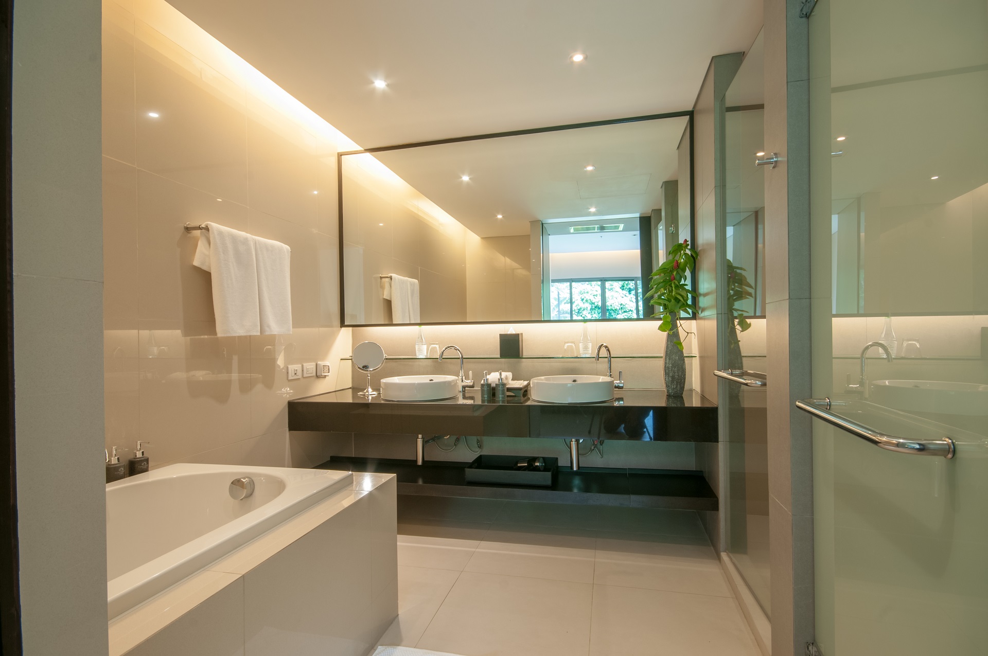 Suite room - Pool wing (17)